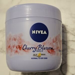 Nivea Oil In Cream - Cherry Blossom & Jojoba Oil